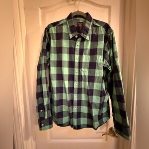 Untuckit button down